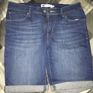 Women’s Levi jean shorts